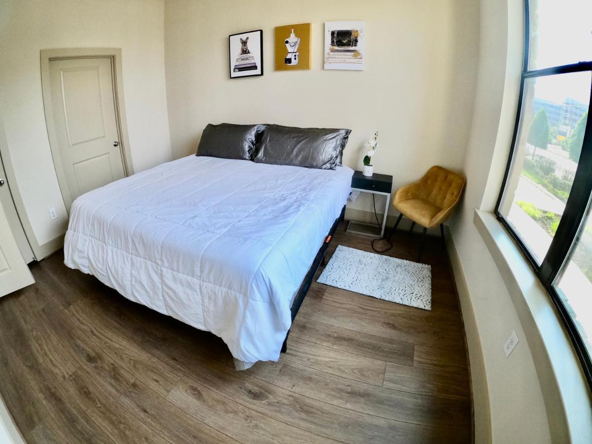 Апартаменты 5 Mins To Med Center, Comfy King Beds, Wifi,Gym,Pool Хьюстон Экстерьер фото